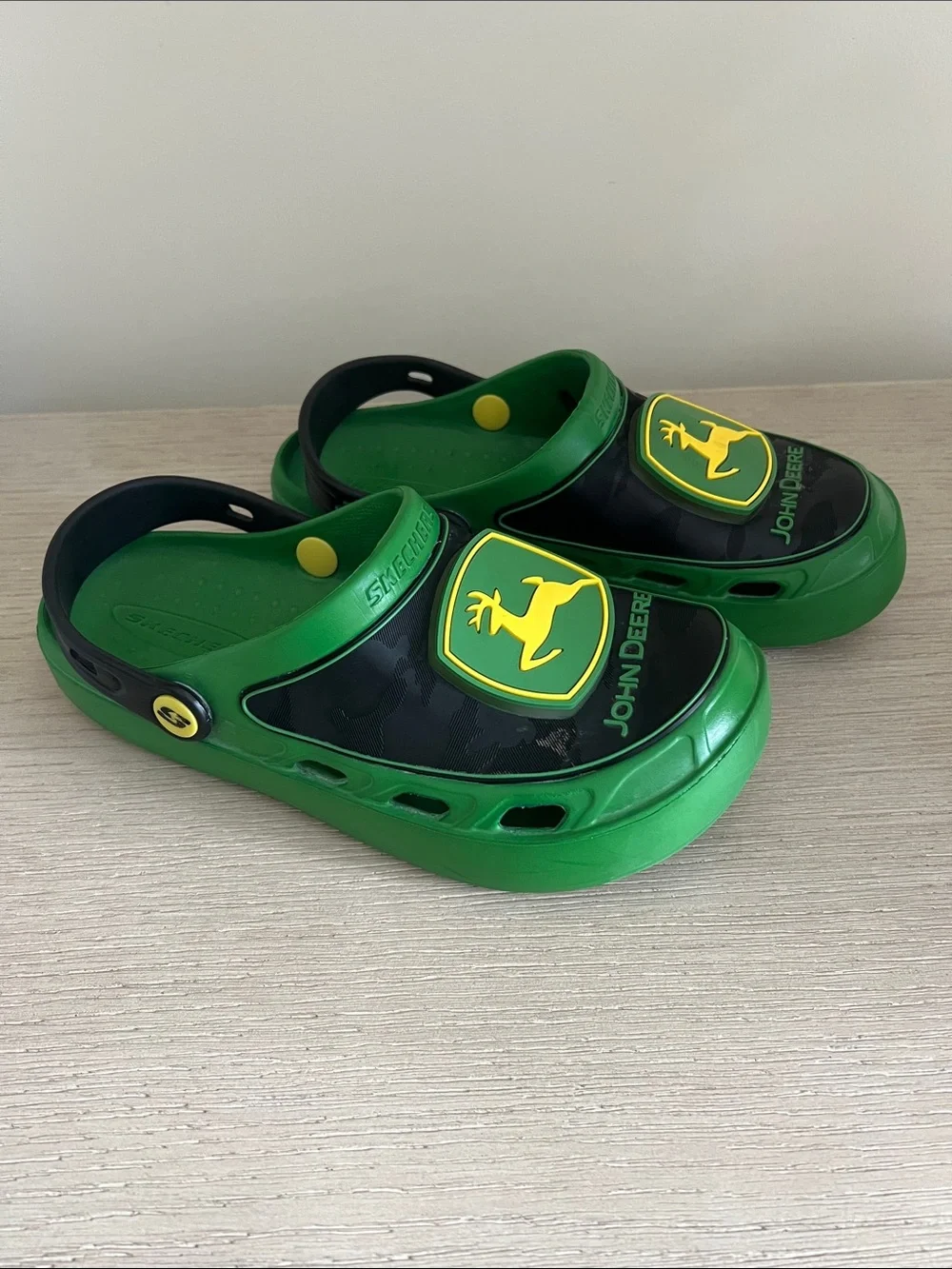Skechers John Deere slides size 5 green
